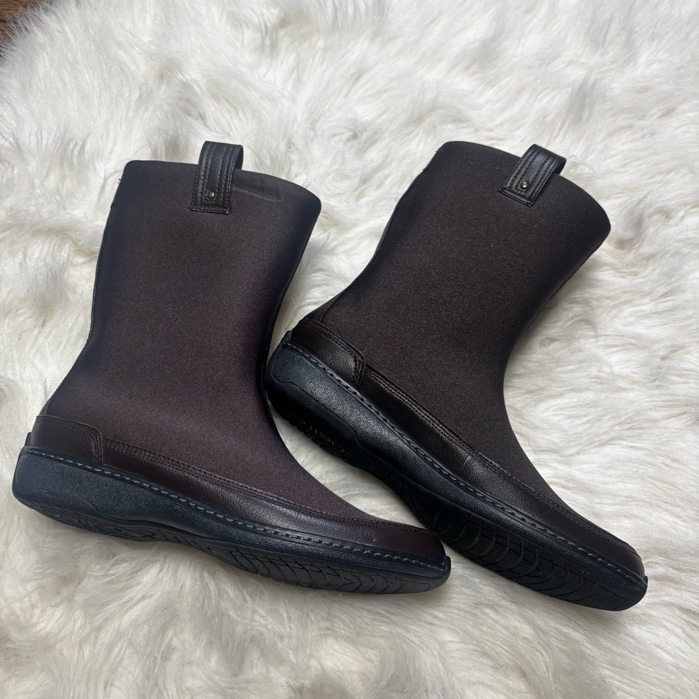 Berries by Aetrex Mid Calf Neoprene Boots in Brown and Black size 7 women’s